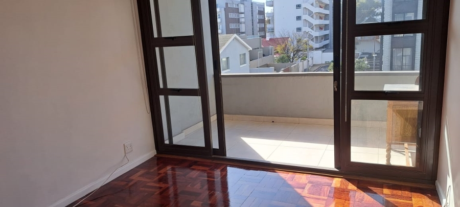 To Let 1 Bedroom Property for Rent in Sea Point Western Cape
